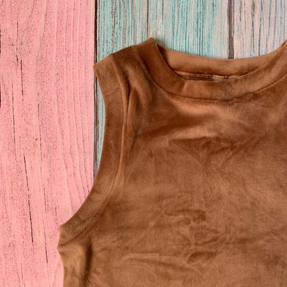 Skims fuzzy tank top size size medium - Picture 5 of 8